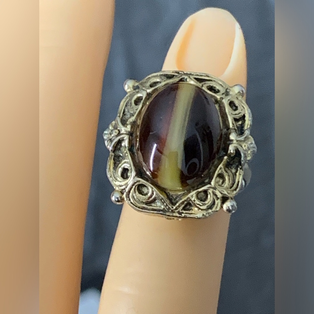 Vintage Whiting & Davis Green Cats Eye Glass Stone Ring Revival Cocktail Ring